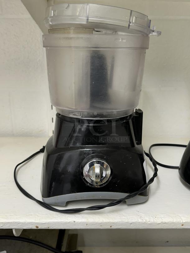 Hamilton Beach Food Processor
powers on - Image 2 of 2