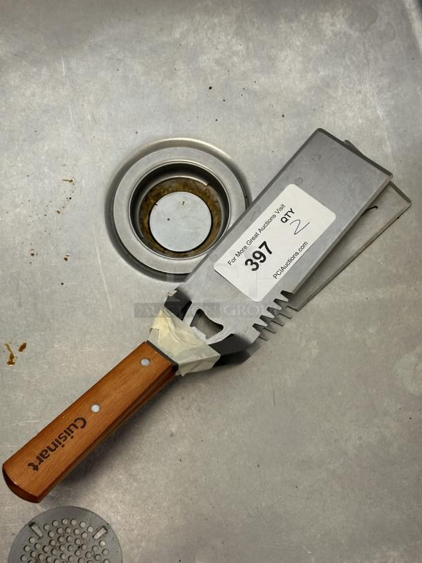 Cuisinart Spatula 
2xBid - Image 1 of 1