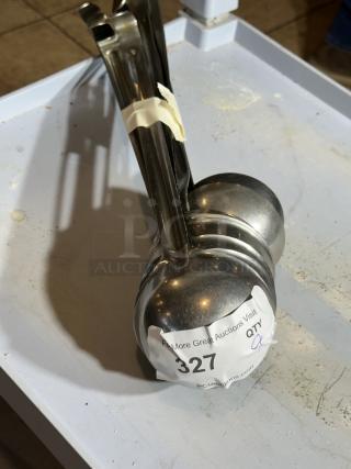 8 oz. One-Piece Stainless Steel Ladle
9xBid