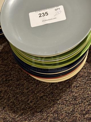 10-1/2" Various Colored Plates
20xBid