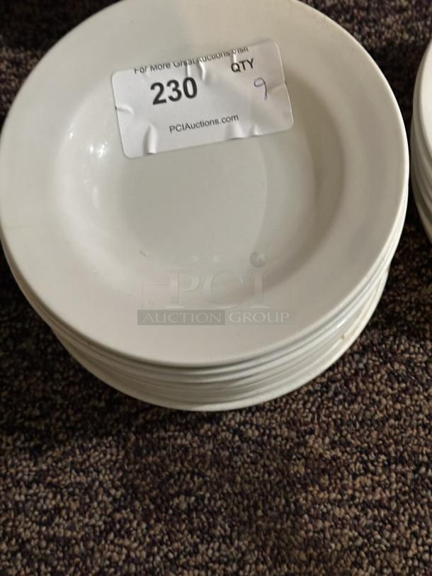 10 oz. Bright White Wide Rim Rolled Edge Rim Stoneware Soup and Pasta Bowl 
8xBid - Image 1 of 1