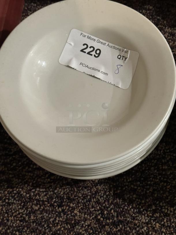 10 oz. Bright White Wide Rim Rolled Edge Rim Stoneware Soup and Pasta Bowl 
8xBid - Image 1 of 1