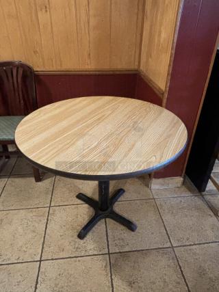 Round Table, light Brown Top, 36x29
