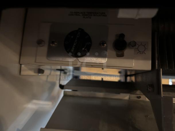 True Manufacturing Co, refrigerated Display Case, Powers on and Working, Very Clean
Voltage 116, Model # TSID-72-3, high Side 312, Low Side 140 F.L. Amps - 9.4
73x41 - Image 5 of 6