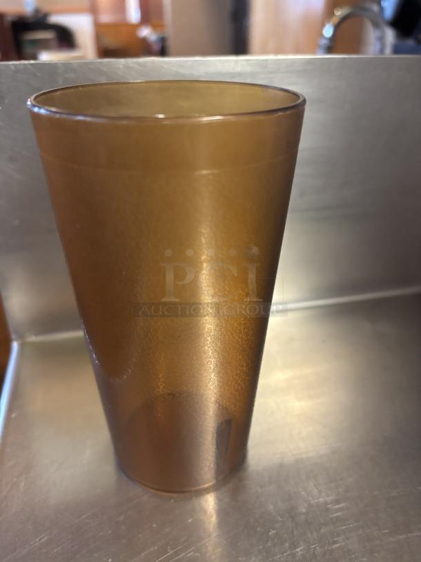 4 Gold Plastic Glasses, 16 oz - Image 1 of 1