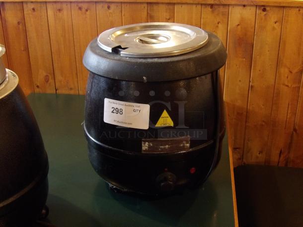 Soup Warmer Model SEJ30000C 120W, Powers On - Image 1 of 1