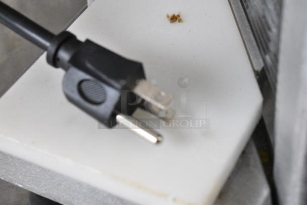 Sunbeam Metal Countertop Microwave Oven w/ Plate 120 Volts, 1 Phase. - Image 7 of 7