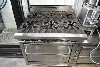 Vectaire Stainless Steel Commercial Natural Gas Powered 6 Burner Range w/ Convection Oven on Commercial Casters.