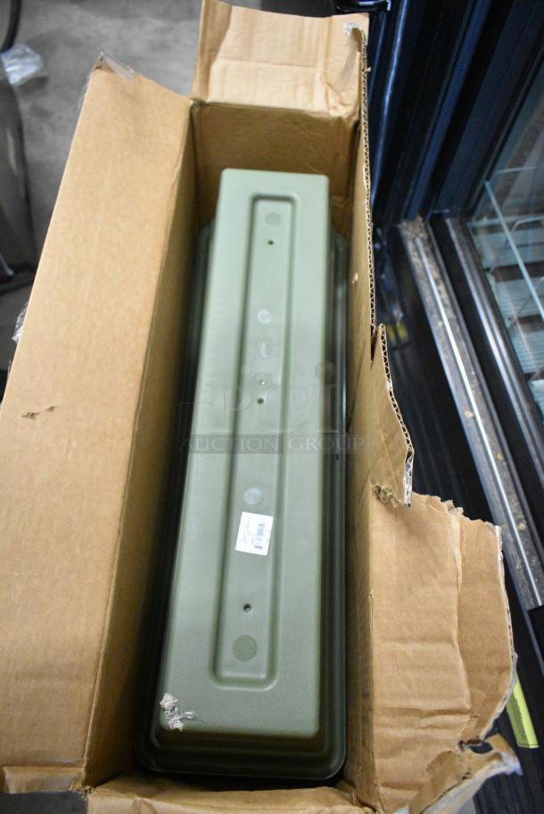 BRAND NEW SCRATCH AND DENT! Box of 12 Bloem Livling DCBT24-42 24" Durcott Living Green Window Box. - Image 3 of 8