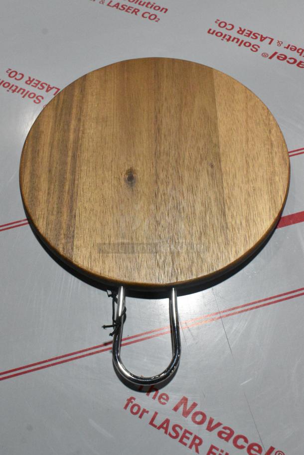BRAND NEW! Box of 12 TableCraft ACAMR10 10" Round Acacia Display Board with Brushed Nickel Handle - Image 4 of 7