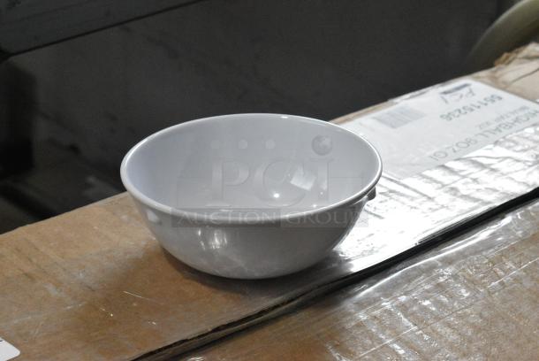 BRAND NEW SCRATCH AND DENT! Box of 11 Acopa 304FND314W Foundations 11 oz. White Narrow Rim Melamine Bowl - Image 1 of 7