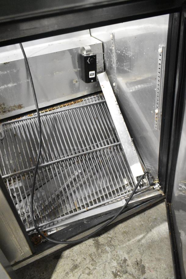 True TSSU-72-30M-B-ST Stainless Steel Commercial Prep Table on Commercial Casters on Commercial Casters. 115 Volts, 1 Phase. Tested and Powers On But Does Not Get Cold - Image 7 of 9