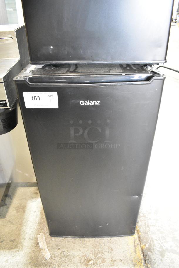 Galanz GLR33MBKE23 Mini Cooler. 115 Volts, 1 Phase. Tested and Powers On But Does Not Get Cold - Image 1 of 8