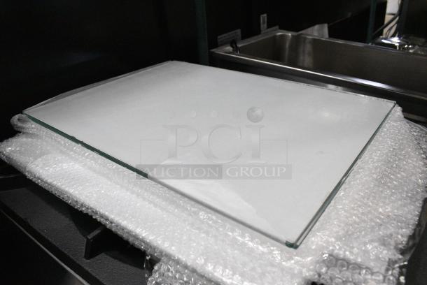 4 BRAND NEW SCRATCH AND DENT! Panes. 4 Times Your Bid! - Image 2 of 4