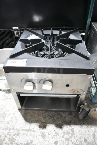 BRAND NEW SCRATCH AND DENT! Cooking Performance Group CPG-SP-18-N Natural Gas Stock Pot Range - 80,000 BTU - Item #1180902