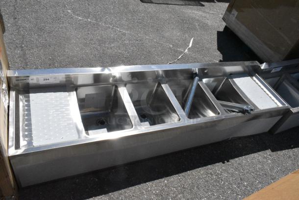 BRAND NEW SCRATCH AND DENT! Regency 600B41014213 4 Bowl Underbar Sink with Two Drainboards - 72" x 18 3/4" - Image 1 of 7