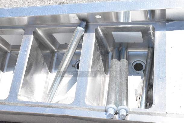 BRAND NEW SCRATCH AND DENT! Regency 600B41014213 4 Bowl Underbar Sink with Two Drainboards - 72" x 18 3/4" - Image 2 of 7