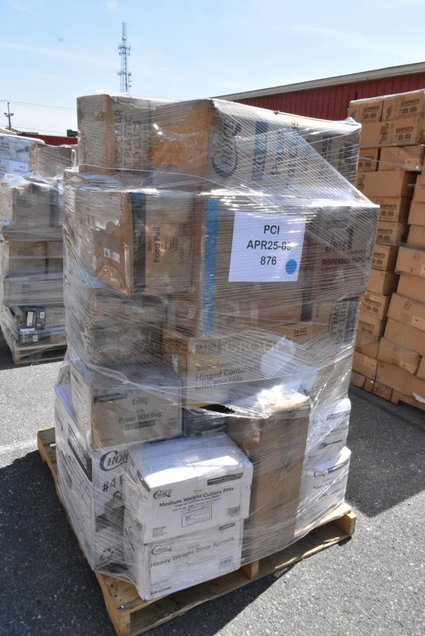32 BRAND NEW SCRATCH AND DENT! Items Including 130WBKSSPOONH Choice Black Heavy Weight Wrapped Polystyrene Plastic Soup Spoon - 1,000/Case, 130BFORKWP Choice Individually Wrapped Medium Weight Black Polypropylene Plastic Fork - 1,000/Case, 347VNP7WHGD Visions 7 1/2" White Round Plastic Plate with Gold Vintage Rim - 120/Case, 130HPPWRBF Choice Black Heavy Weight Wrapped Polypropylene Plastic Fork - 1,000/Case, 612P527 Choice 7" Clear Round Plastic Dome Lid - 500/Case, 130BFORKWP Choice Individually Wrapped Medium Weight Black Polypropylene Plastic Fork - 1,000/Case, 500L1020BHT Choice Black Hot Paper Cup Travel Lid with Hinged Tab for 10-24 oz. Standard Cups and 8 oz. Squat Cups - 1,000/Case, 500CC24 Choice Clear PET Customizable Plastic Cold Cup - 24 oz. - 600/Case, 795PTOWHT4 Choice White Microwavable Folded Paper #4 Take-Out Container 7 3/4" x 5 1/2" x 3 1/2" - 160/Case. 32 Times Your Bid! - Image 3 of 15