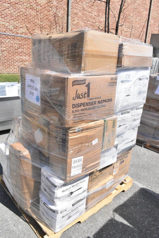 32 BRAND NEW SCRATCH AND DENT! Items Including 130WBKSSPOONH Choice Black Heavy Weight Wrapped Polystyrene Plastic Soup Spoon - 1,000/Case, 130BFORKWP Choice Individually Wrapped Medium Weight Black Polypropylene Plastic Fork - 1,000/Case, 347VNP7WHGD Visions 7 1/2" White Round Plastic Plate with Gold Vintage Rim - 120/Case, 130HPPWRBF Choice Black Heavy Weight Wrapped Polypropylene Plastic Fork - 1,000/Case, 612P527 Choice 7" Clear Round Plastic Dome Lid - 500/Case, 130BFORKWP Choice Individually Wrapped Medium Weight Black Polypropylene Plastic Fork - 1,000/Case, 500L1020BHT Choice Black Hot Paper Cup Travel Lid with Hinged Tab for 10-24 oz. Standard Cups and 8 oz. Squat Cups - 1,000/Case, 500CC24 Choice Clear PET Customizable Plastic Cold Cup - 24 oz. - 600/Case, 795PTOWHT4 Choice White Microwavable Folded Paper #4 Take-Out Container 7 3/4" x 5 1/2" x 3 1/2" - 160/Case. 32 Times Your Bid! - Image 4 of 15