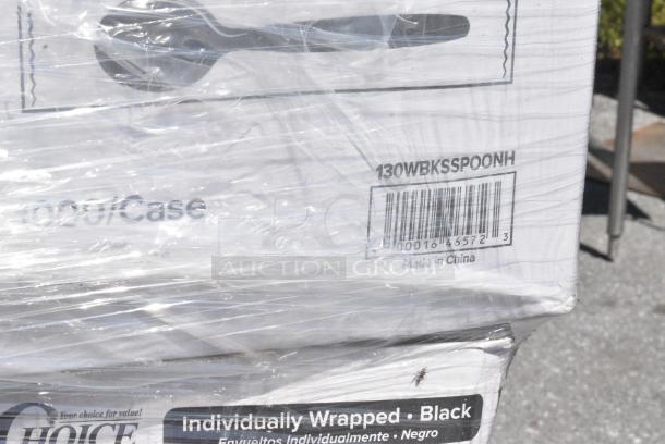 32 BRAND NEW SCRATCH AND DENT! Items Including 130WBKSSPOONH Choice Black Heavy Weight Wrapped Polystyrene Plastic Soup Spoon - 1,000/Case, 130BFORKWP Choice Individually Wrapped Medium Weight Black Polypropylene Plastic Fork - 1,000/Case, 347VNP7WHGD Visions 7 1/2" White Round Plastic Plate with Gold Vintage Rim - 120/Case, 130HPPWRBF Choice Black Heavy Weight Wrapped Polypropylene Plastic Fork - 1,000/Case, 612P527 Choice 7" Clear Round Plastic Dome Lid - 500/Case, 130BFORKWP Choice Individually Wrapped Medium Weight Black Polypropylene Plastic Fork - 1,000/Case, 500L1020BHT Choice Black Hot Paper Cup Travel Lid with Hinged Tab for 10-24 oz. Standard Cups and 8 oz. Squat Cups - 1,000/Case, 500CC24 Choice Clear PET Customizable Plastic Cold Cup - 24 oz. - 600/Case, 795PTOWHT4 Choice White Microwavable Folded Paper #4 Take-Out Container 7 3/4" x 5 1/2" x 3 1/2" - 160/Case. 32 Times Your Bid! - Image 6 of 15