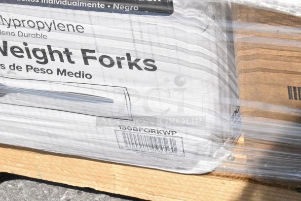 32 BRAND NEW SCRATCH AND DENT! Items Including 130WBKSSPOONH Choice Black Heavy Weight Wrapped Polystyrene Plastic Soup Spoon - 1,000/Case, 130BFORKWP Choice Individually Wrapped Medium Weight Black Polypropylene Plastic Fork - 1,000/Case, 347VNP7WHGD Visions 7 1/2" White Round Plastic Plate with Gold Vintage Rim - 120/Case, 130HPPWRBF Choice Black Heavy Weight Wrapped Polypropylene Plastic Fork - 1,000/Case, 612P527 Choice 7" Clear Round Plastic Dome Lid - 500/Case, 130BFORKWP Choice Individually Wrapped Medium Weight Black Polypropylene Plastic Fork - 1,000/Case, 500L1020BHT Choice Black Hot Paper Cup Travel Lid with Hinged Tab for 10-24 oz. Standard Cups and 8 oz. Squat Cups - 1,000/Case, 500CC24 Choice Clear PET Customizable Plastic Cold Cup - 24 oz. - 600/Case, 795PTOWHT4 Choice White Microwavable Folded Paper #4 Take-Out Container 7 3/4" x 5 1/2" x 3 1/2" - 160/Case. 32 Times Your Bid! - Image 12 of 15