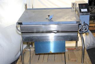 BRAND NEW SCRATCH-N-DENT!	Cleveland SGL-40-T1 Natural Gas 40 Gallon PowerPan Open Base Tilt Skillet