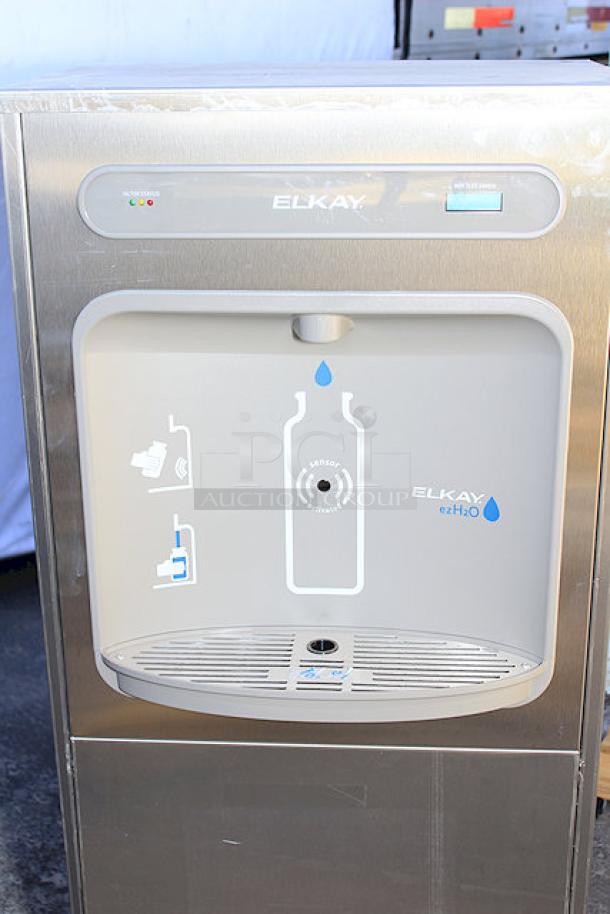 BRAND NEW SCRATCH-N-DENT! Zurn Elkay DSSBF8S ezH20 8 GPH Stainless Steel Freestanding Hands-Free Filtered Bottle Filling Station - Chilled. Unit has minor scratching and denting on left side. - Image 3 of 7