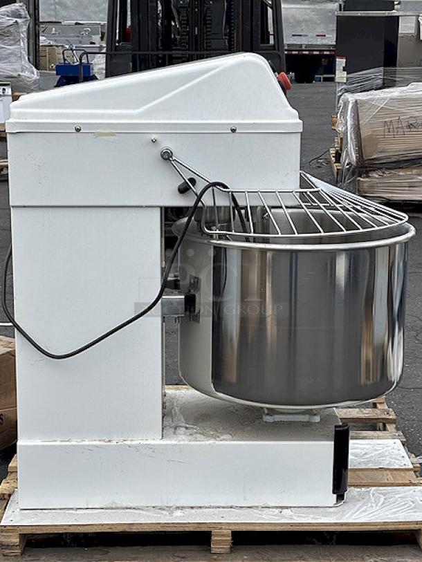 BRAND NEW SCRATCH-N-DENT!	Estella SM60 60 Qt. / 88 lb. Two-Speed Spiral Dough Mixer - 220V, 4 HP	13.6 Amps	1 Phase	60 Hz. SERIAL NUMBER: 348SM60112300383 - Image 2 of 7