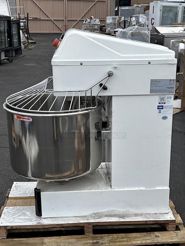BRAND NEW SCRATCH-N-DENT!	Estella SM60 60 Qt. / 88 lb. Two-Speed Spiral Dough Mixer - 220V, 4 HP	13.6 Amps	1 Phase	60 Hz. SERIAL NUMBER: 348SM60112300383 - Image 4 of 7