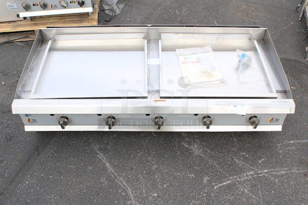 BRAND NEW SCRATCH & DENT! Cooking Performance Group GT-CPG-60-NL 60" Gas Countertop Griddle with Thermostatic Controls - 150,000 BTU. S/N: 2410007374 Legs are bent and unit is dented. - Image 1 of 11