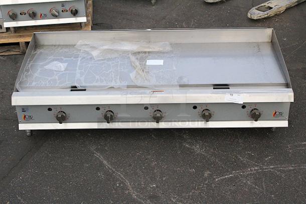 BRAND NEW SCRATCH & DENT! Cooking Performance Group GT-CPG-60-NL 60" Gas Countertop Griddle with Thermostatic Controls - 150,000 BTU. S/N: 2410007374 Legs are bent and unit is dented. - Image 6 of 11