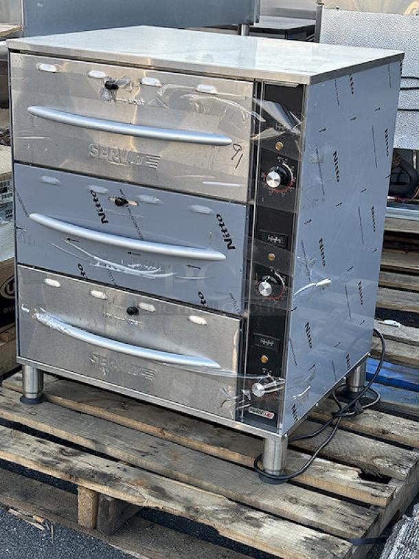 BRAND NEW SCRATCH & DENT! ServIt WDSFS-3 Triple Freestanding Drawer Warmer - 1350W, 120V. - Image 2 of 5