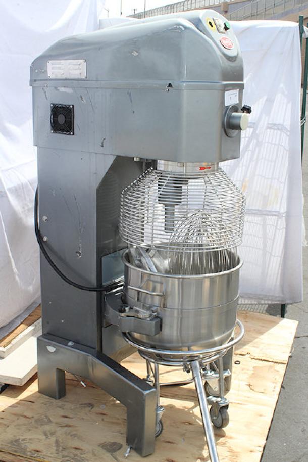 BRAND NEW SCRATCH & DENT Avantco MX60H 60 Qt. Planetary Floor Mixer with Guard & Standard Accessories - 240V, 3 Phase, 2 1/2 hp. S/N: 04012924-177MX60H. - Image 7 of 12
