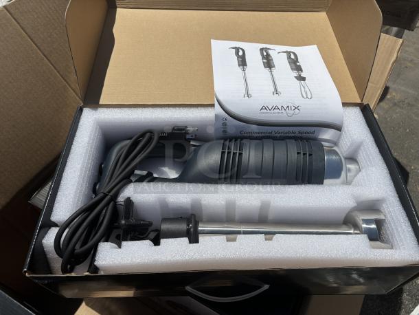 BRAND NEW IN THE BOX! AvaMix IBHD12 12" Heavy-Duty Variable Speed Immersion Blender - 1 1/4 hp.  5x Your Bid. - Image 2 of 2