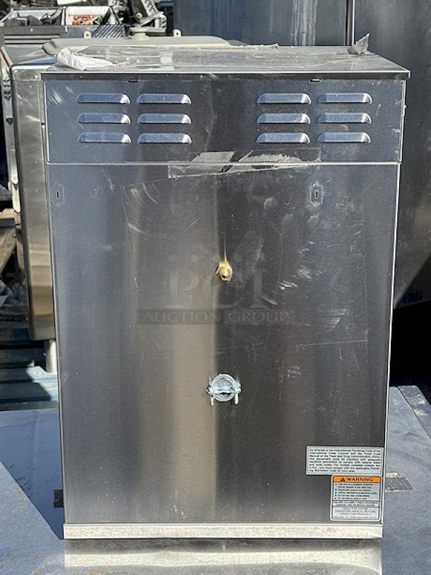 BRAND NEW SCRATCH & DENT! Bunn 38700.0013 Axiom APS Twin Airpot Coffee Brewer - S/N: AXAP052077. Top of unit is dented, missing power cord.  120/240 Volts	26 Amps	1 Phase	60 Hz	52.3 lb. SERIAL NUMBER
AXAP054902 - Image 3 of 5
