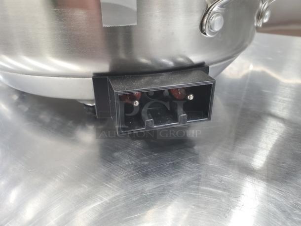 Cuisinart CSK-150 (0Y) Electric Skillet. Very Nice Condition. 120 V, 60 Hz, 1500 W. - Image 3 of 4