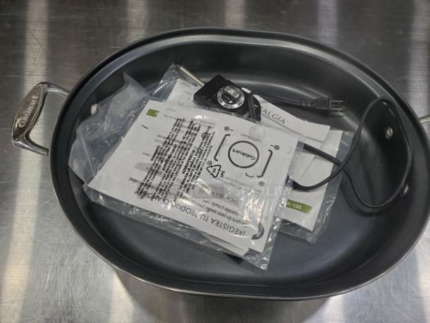 Cuisinart CSK-150 (0Y) Electric Skillet. Very Nice Condition. 120 V, 60 Hz, 1500 W. - Image 2 of 4