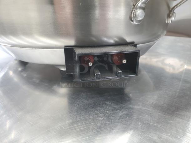 Cuisinart CSK-150 (0Y) Electric Skillet. Very Nice Condition. 120 V, 60 Hz, 1500 W. - Image 3 of 4