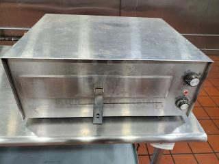 Wisco Model 560D Deluxe Pizza Oven. 120 V, 1700 W, 14.2 A.