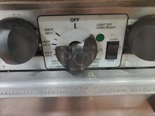 Thermatek 36" 6-Burner Propane Range w/ Oven Base. One Knob is damaged. Good Condition. - Image 3 of 6