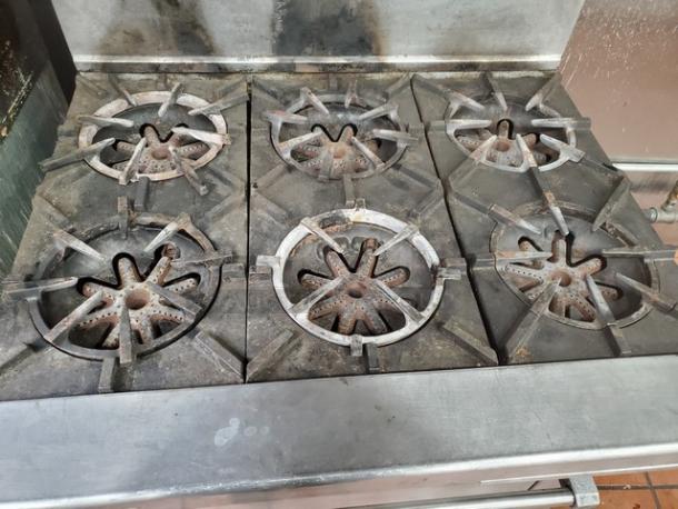 Garland H286 Natural Gas 6 Burner Range w/ Oven Base. Good Condition. - Image 2 of 7