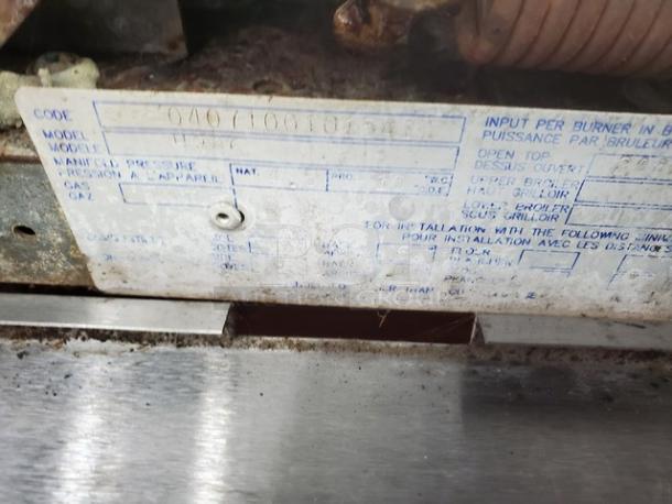 Garland H286 Natural Gas 6 Burner Range w/ Oven Base. Good Condition. - Image 5 of 7