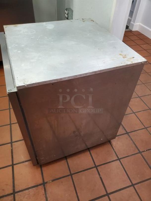 Delfield 406CA-DD1 Undercounter Refrigerator. 115 V, 60 Hz, 7A, Nice Condition. - Image 3 of 6