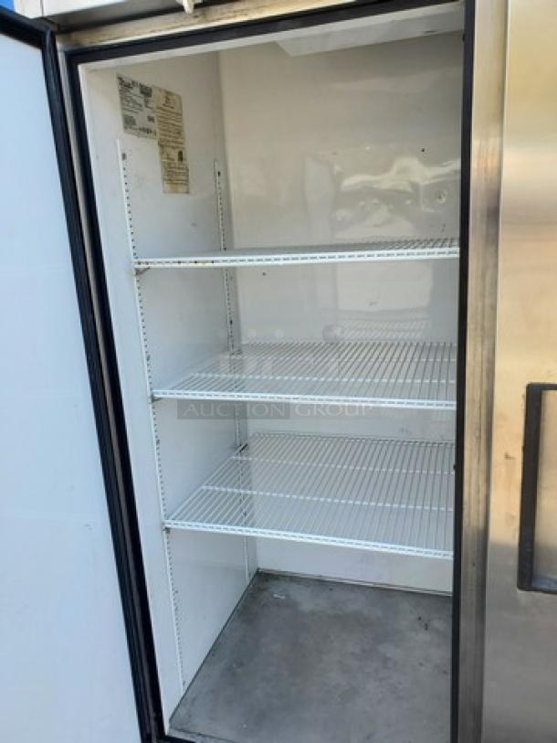 True T-49 54" Solid Reach-In Two-Door Commercial Refrigerator. 1/2 HP, 115 V, 60 Hz, 1 PH. - Image 5 of 9