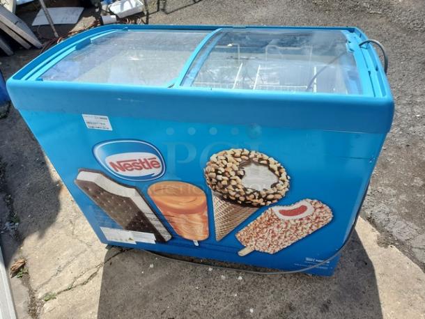 AHT RIO S 100 Sliding Glass Top Ice Cream Freezer.  110-120V, 1 PH, 60 Hz. - Image 5 of 6