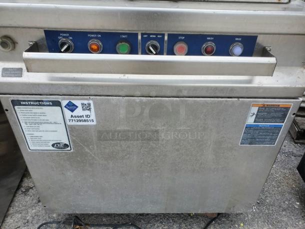 LVO FL14G - Front Load Gas Fired Pan Washer. 460 V, 3 PH, 60 Hz, Natural Gas, 48000 BTU. - Image 5 of 14