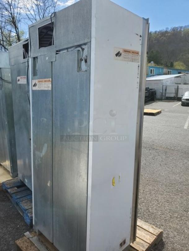 Monogram Side-by-Side Column Refrigerator & Freezer Set. - Image 9 of 9