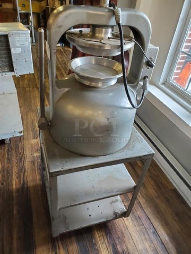 Pie Press. - Image 4 of 4
