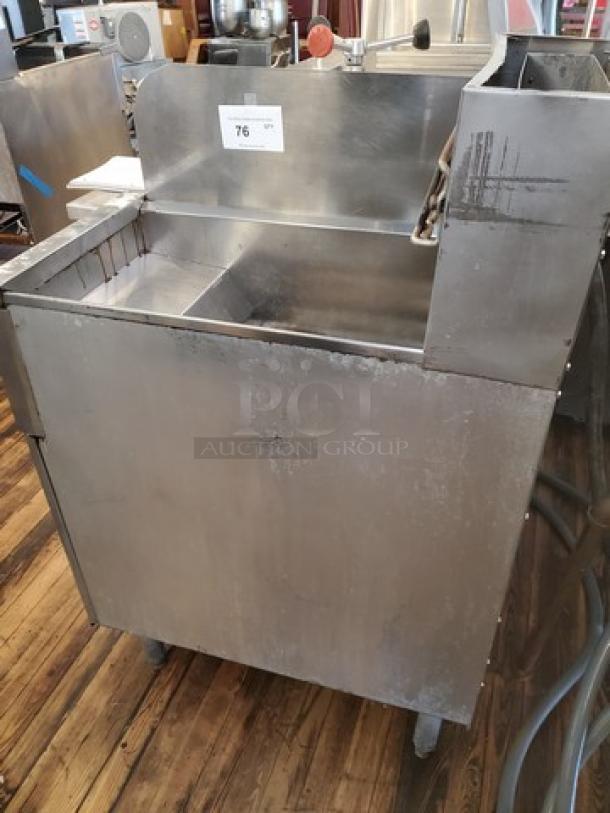 Dean SR152GN Gas Fryer. B.T.U./ HR. - 120000. - Image 6 of 7