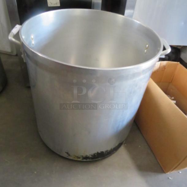 One XL Aluminum Stock Pot. 18X19 - Image 1 of 1